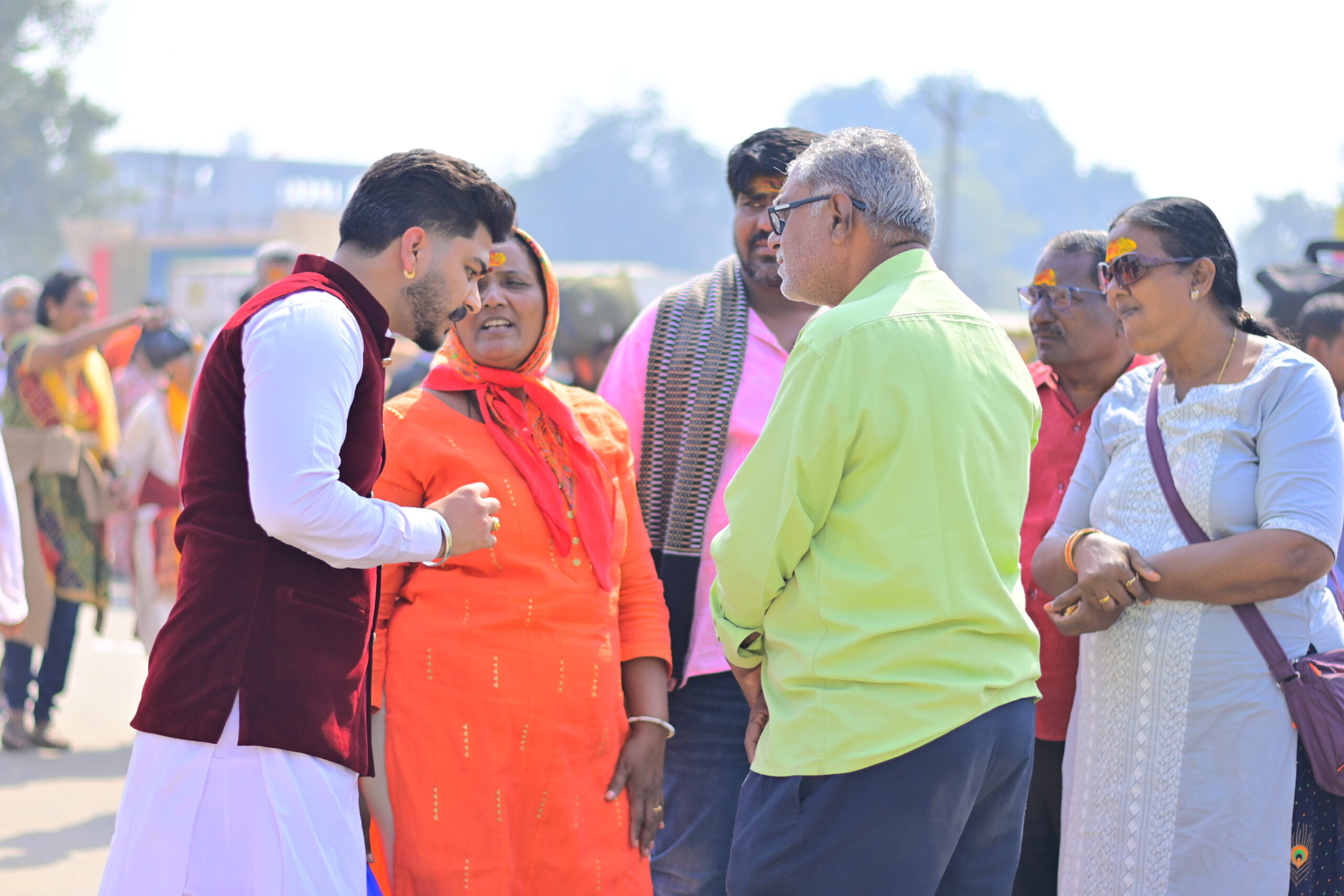 Pt. Deepak Shastri Ji talking to people
